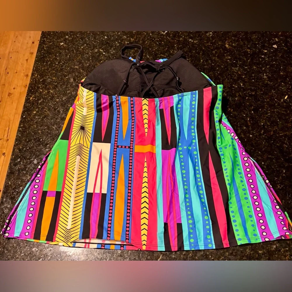 ⛱️VitoRicci Strappy Tankini Multicolor Geometric Print Long Length Side Vents⛱️